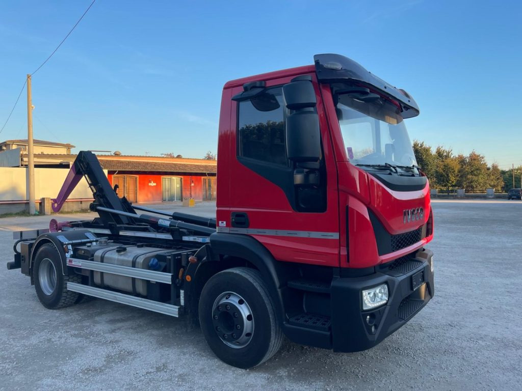 IVECO EUROCARGO 160E32 CON SCARRABILE NUOVO - Kotalni prekucni tovornjak: slika 2 IVECO EUROCARGO 160E32 CON SCARRABILE NUOVO - Kotalni prekucni tovornjak: slika 2
