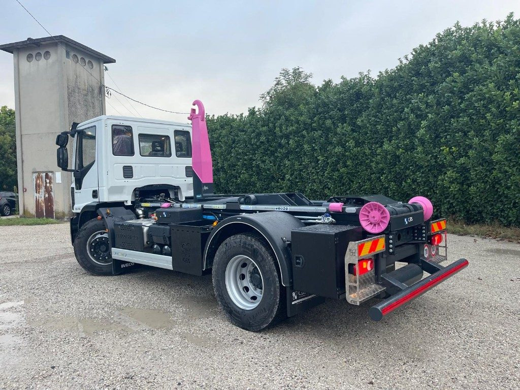 IVECO EUROCARGO 180K32 SCARRABILE NUOVO - Kotalni prekucni tovornjak: slika 3 IVECO EUROCARGO 180K32 SCARRABILE NUOVO - Kotalni prekucni tovornjak: slika 3