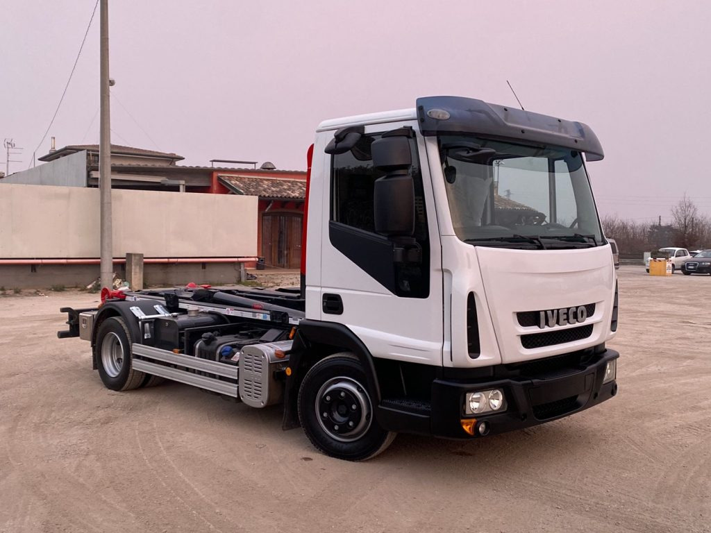 IVECO EUROCARGO 80 E18 CON IMPIANTO SCARRABILE NUO - Kotalni prekucni tovornjak: slika 1 IVECO EUROCARGO 80 E18 CON IMPIANTO SCARRABILE NUO - Kotalni prekucni tovornjak: slika 1