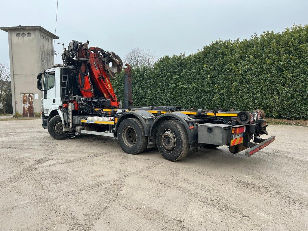 IVECO STRALIS 260S42 SCARRABILE USATO CON GRU - Kotalni prekucni tovornjak: slika 3 IVECO STRALIS 260S42 SCARRABILE USATO CON GRU - Kotalni prekucni tovornjak: slika 3