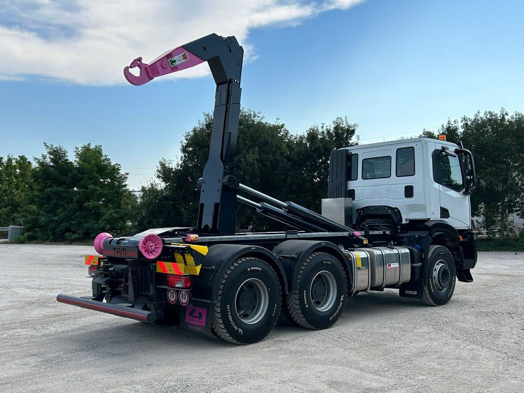 IVECO TRAKKER T-WAY AD380T NUOVO SCARRABILE - Kotalni prekucni tovornjak: slika 5 IVECO TRAKKER T-WAY AD380T NUOVO SCARRABILE - Kotalni prekucni tovornjak: slika 5