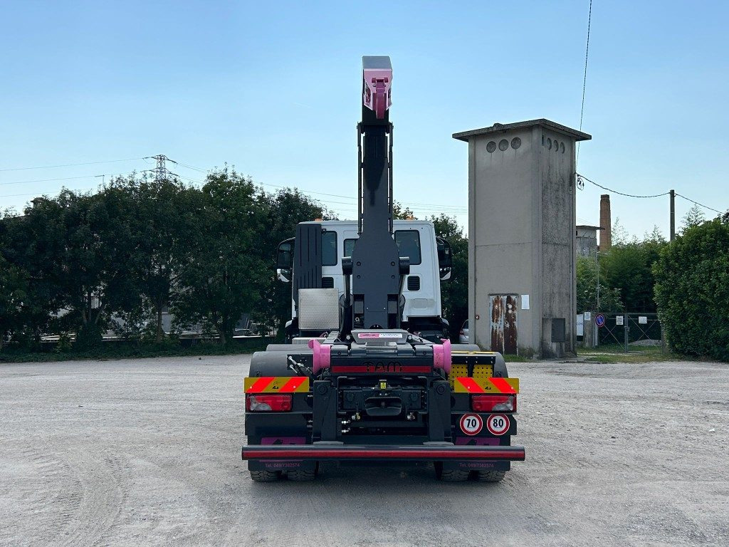 IVECO TRAKKER T-WAY AD380T NUOVO SCARRABILE - Kotalni prekucni tovornjak: slika 4 IVECO TRAKKER T-WAY AD380T NUOVO SCARRABILE - Kotalni prekucni tovornjak: slika 4