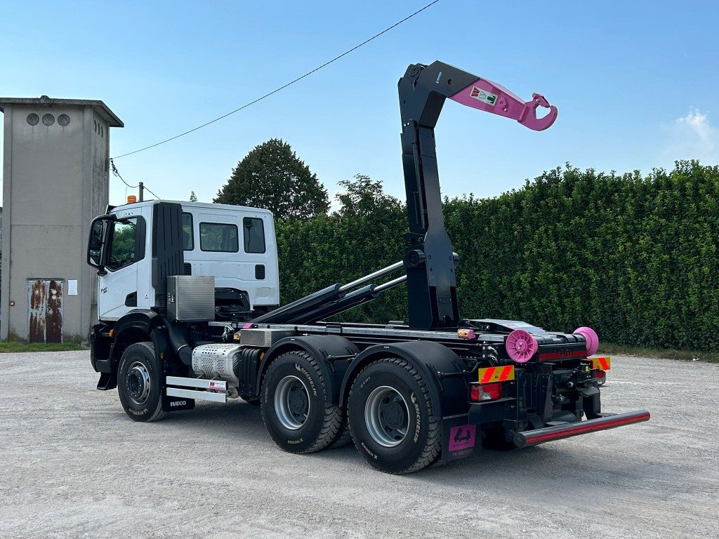 IVECO TRAKKER T-WAY AD380T NUOVO SCARRABILE - Kotalni prekucni tovornjak: slika 3 IVECO TRAKKER T-WAY AD380T NUOVO SCARRABILE - Kotalni prekucni tovornjak: slika 3