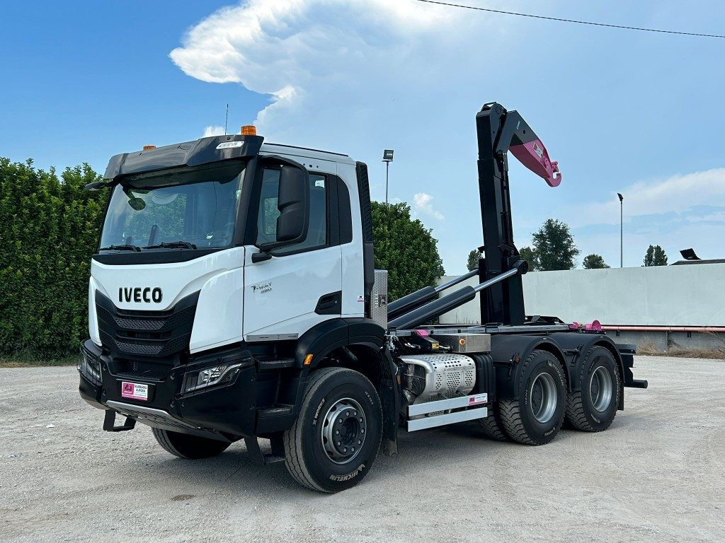 IVECO TRAKKER T-WAY AD380T NUOVO SCARRABILE - Kotalni prekucni tovornjak: slika 1 IVECO TRAKKER T-WAY AD380T NUOVO SCARRABILE - Kotalni prekucni tovornjak: slika 1