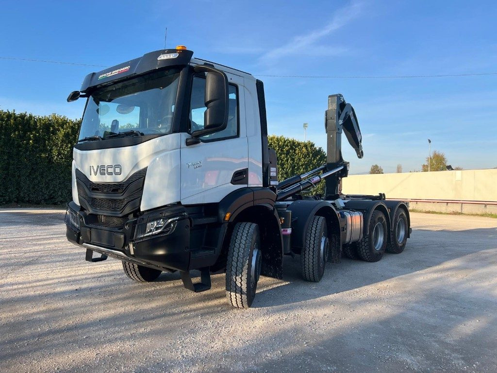IVECO TRAKKER T-WAY AD500 NUOVO SCARRABILE - Kotalni prekucni tovornjak: slika 2 IVECO TRAKKER T-WAY AD500 NUOVO SCARRABILE - Kotalni prekucni tovornjak: slika 2