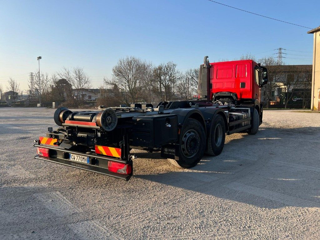 IVECO X-WAY AD260 NUOVO TARGATO SCARRABILE - Kotalni prekucni tovornjak: slika 4 IVECO X-WAY AD260 NUOVO TARGATO SCARRABILE - Kotalni prekucni tovornjak: slika 4