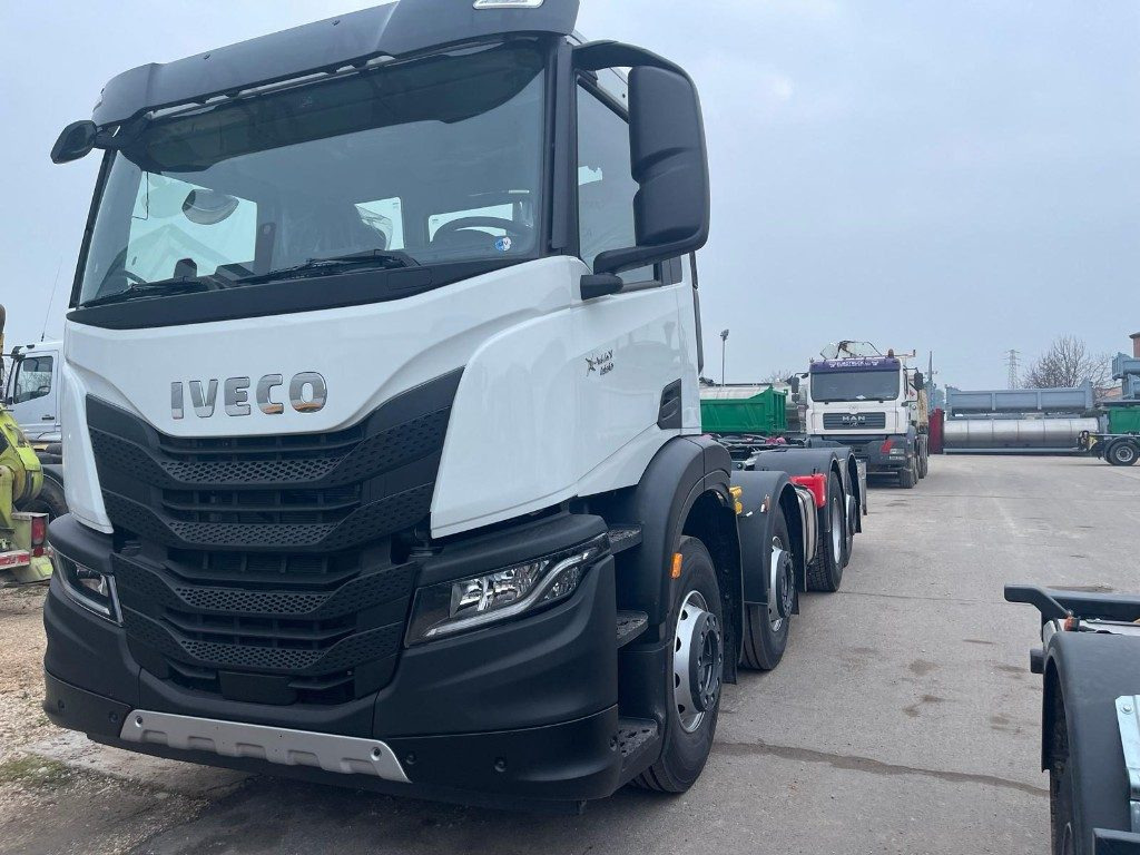 IVECO X-WAY AD350X480YPS SCARRABILE NUOVO - Kotalni prekucni tovornjak: slika 2 IVECO X-WAY AD350X480YPS SCARRABILE NUOVO - Kotalni prekucni tovornjak: slika 2
