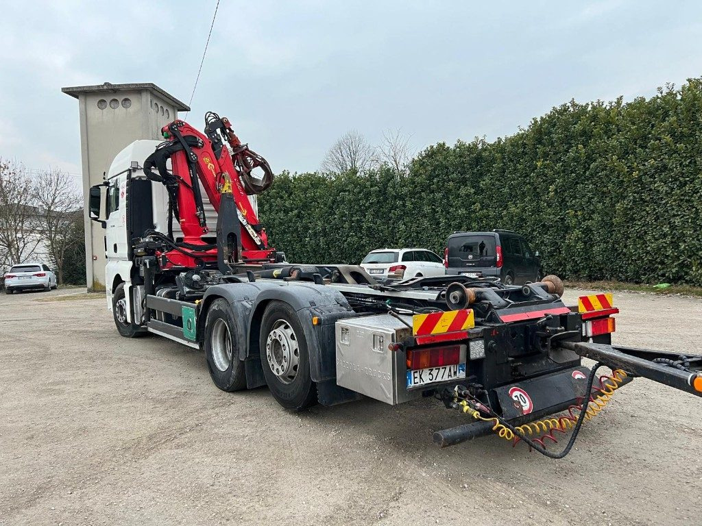 MAN TGX 26.480 SCARRABILE CON GRU - Kotalni prekucni tovornjak: slika 5 MAN TGX 26.480 SCARRABILE CON GRU - Kotalni prekucni tovornjak: slika 5