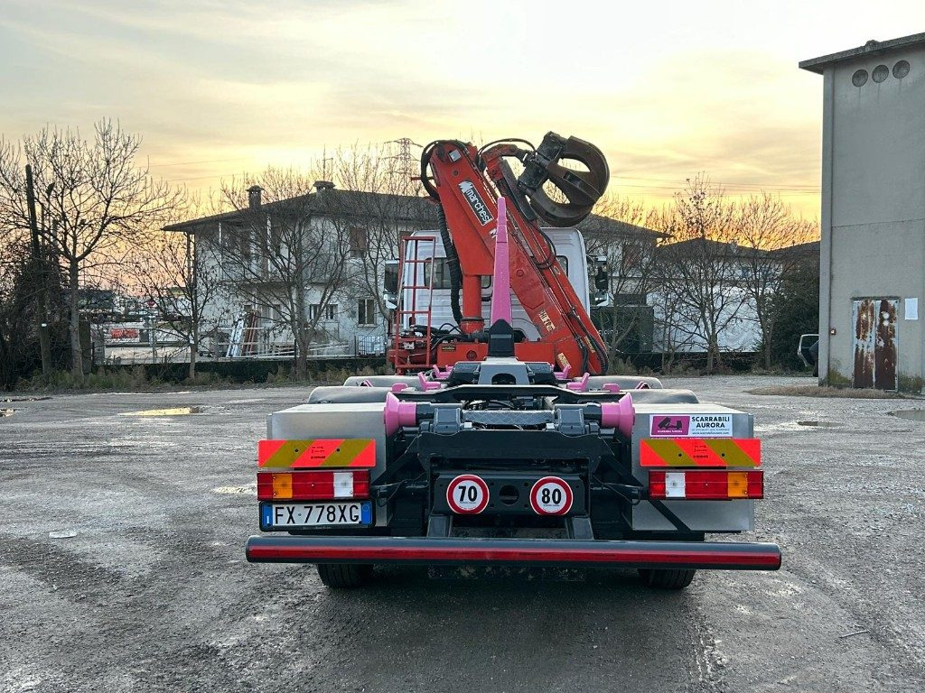 MERCEDES-BENZ MERCEDES AXOR 2533 SCARRABILE CON GRU E POLIPO - Kotalni prekucni tovornjak: slika 4 MERCEDES-BENZ MERCEDES AXOR 2533 SCARRABILE CON GRU E POLIPO - Kotalni prekucni tovornjak: slika 4
