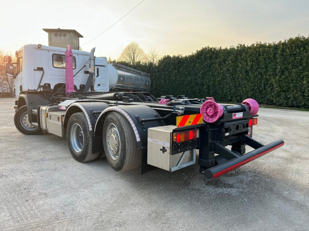 SCANIA P410 SCARRABILE CON RIDUTTORE AI MOZZI - Kotalni prekucni tovornjak: slika 4 SCANIA P410 SCARRABILE CON RIDUTTORE AI MOZZI - Kotalni prekucni tovornjak: slika 4