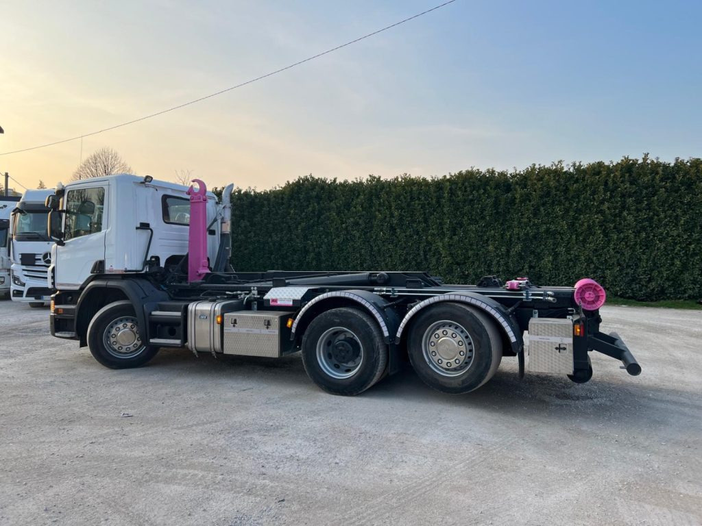 SCANIA P410 SCARRABILE CON RIDUTTORE AI MOZZI - Kotalni prekucni tovornjak: slika 3 SCANIA P410 SCARRABILE CON RIDUTTORE AI MOZZI - Kotalni prekucni tovornjak: slika 3