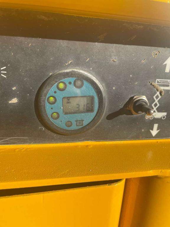 Haulotte COMPACT 10N - Škarjasta dvižna ploščad: slika 2 Haulotte COMPACT 10N - Škarjasta dvižna ploščad: slika 2