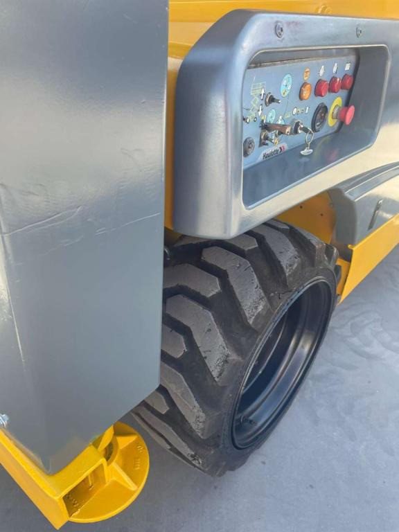 Haulotte COMPACT 12DX - Škarjasta dvižna ploščad: slika 5 Haulotte COMPACT 12DX - Škarjasta dvižna ploščad: slika 5