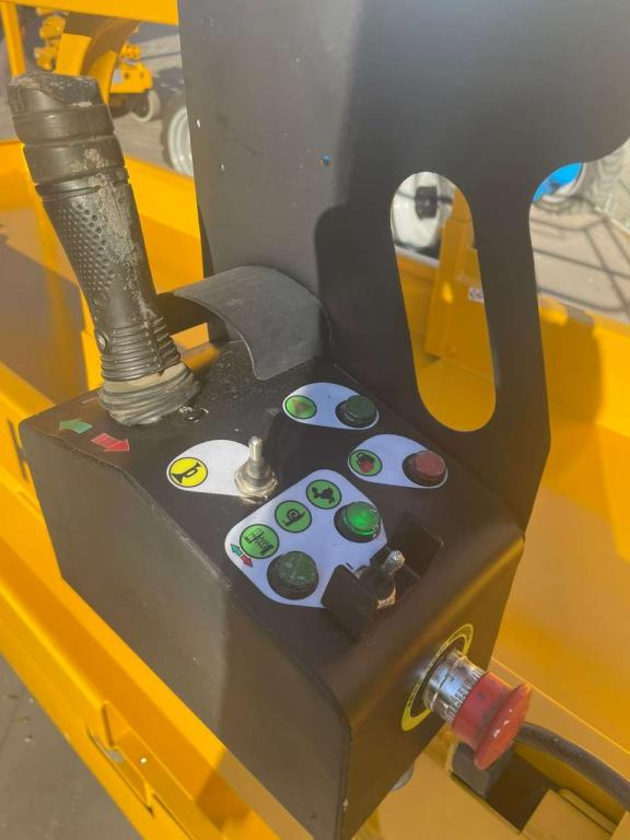 Haulotte COMPACT 8 - Škarjasta dvižna ploščad: slika 4 Haulotte COMPACT 8 - Škarjasta dvižna ploščad: slika 4