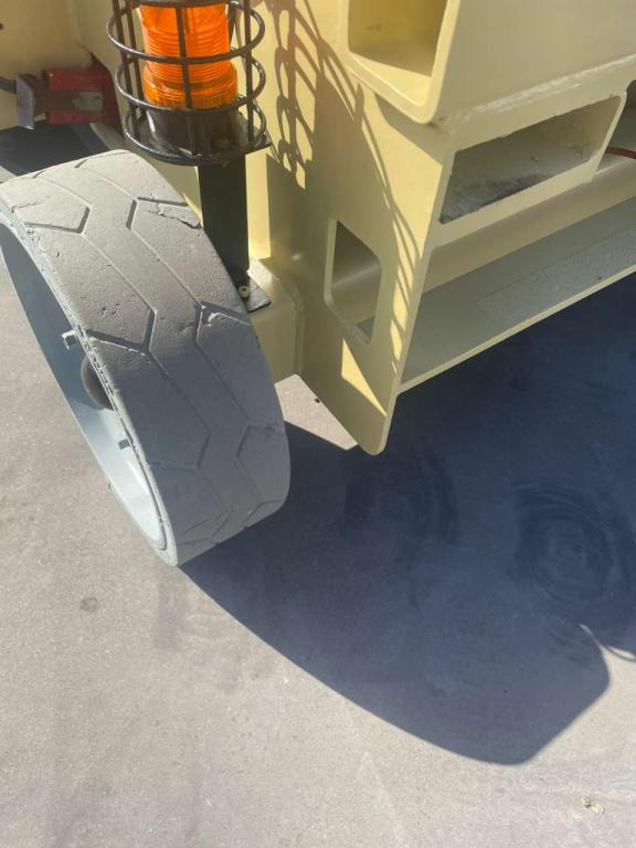 JLG 3246ES - Škarjasta dvižna ploščad: slika 3 JLG 3246ES - Škarjasta dvižna ploščad: slika 3