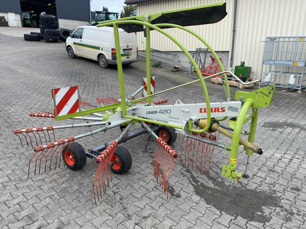 CLAAS Liner 420 - Obračalnik/ Zgrabljalnik: slika 1 CLAAS Liner 420 - Obračalnik/ Zgrabljalnik: slika 1