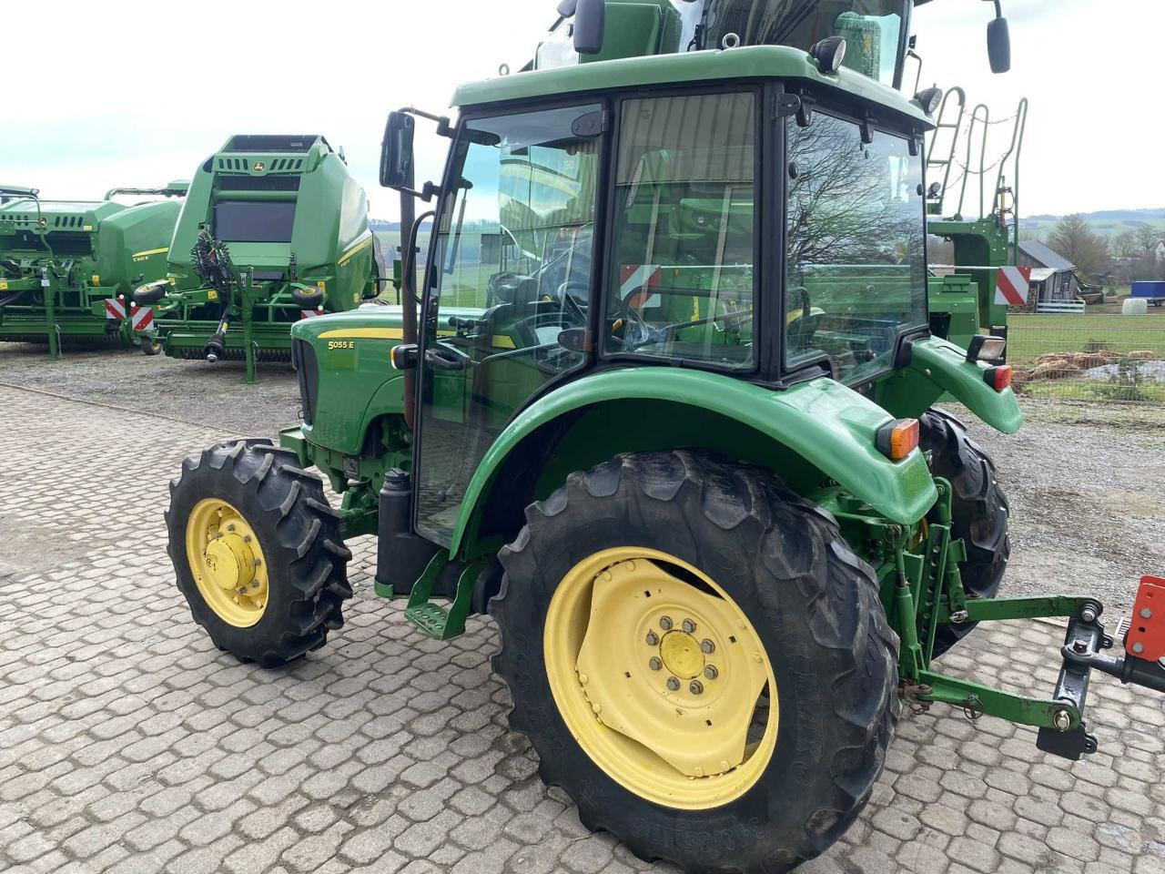 John Deere 5055E - Traktor: slika 5 John Deere 5055E - Traktor: slika 5