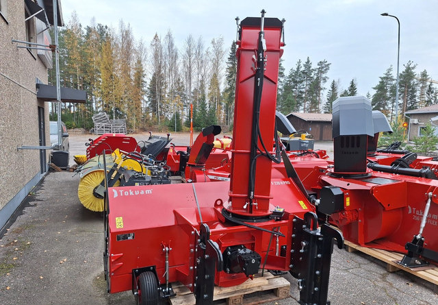 TokvamF 220 H Pro - Snežni puhalnik: slika 2 TokvamF 220 H Pro - Snežni puhalnik: slika 2