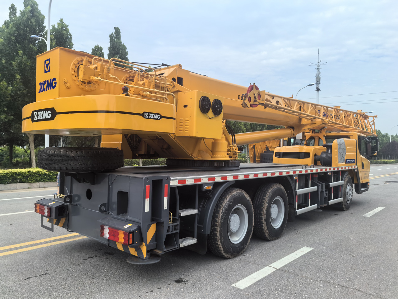 XCMG XCT25L5 QY25K5D QY25K5C QY25K5-I 25ton Used crane - Avtodvigalo: slika 4 XCMG XCT25L5 QY25K5D QY25K5C QY25K5-I 25ton Used crane - Avtodvigalo: slika 4
