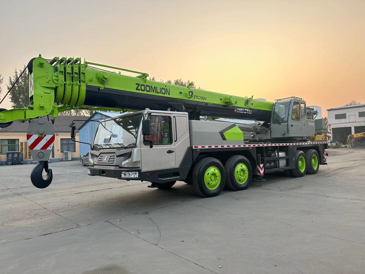 ZOOMLION QY70V ZTC700V 70 ton 50 ton 60 ton 80 ton 90 ton 100 ton truck crane - Avtodvigalo: slika 1 ZOOMLION QY70V ZTC700V 70 ton 50 ton 60 ton 80 ton 90 ton 100 ton truck crane - Avtodvigalo: slika 1