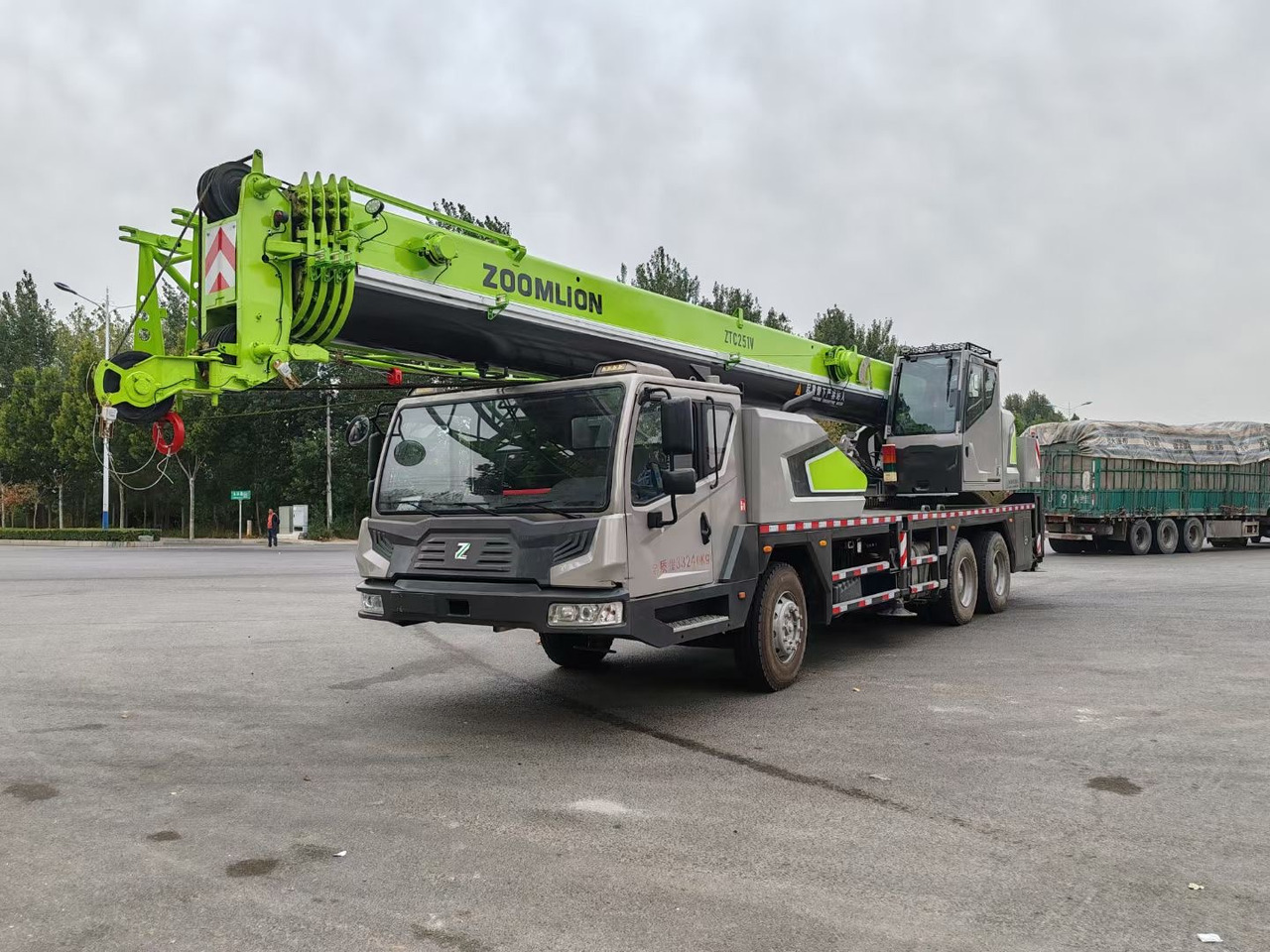 ZOOMLION ZTC251V 25 TON TRUCK CRANE - Avtodvigalo: slika 1 ZOOMLION ZTC251V 25 TON TRUCK CRANE - Avtodvigalo: slika 1