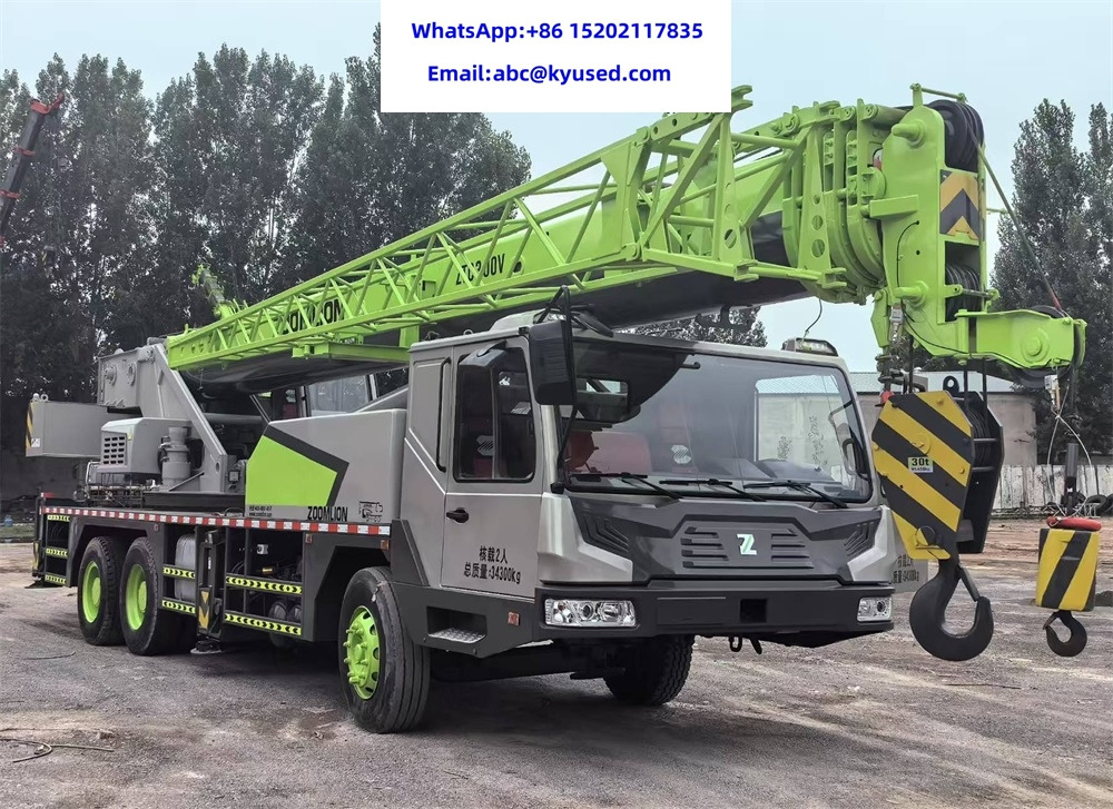 ZOOMLION ZTC300V 30ton - Avtodvigalo: slika 2 ZOOMLION ZTC300V 30ton - Avtodvigalo: slika 2