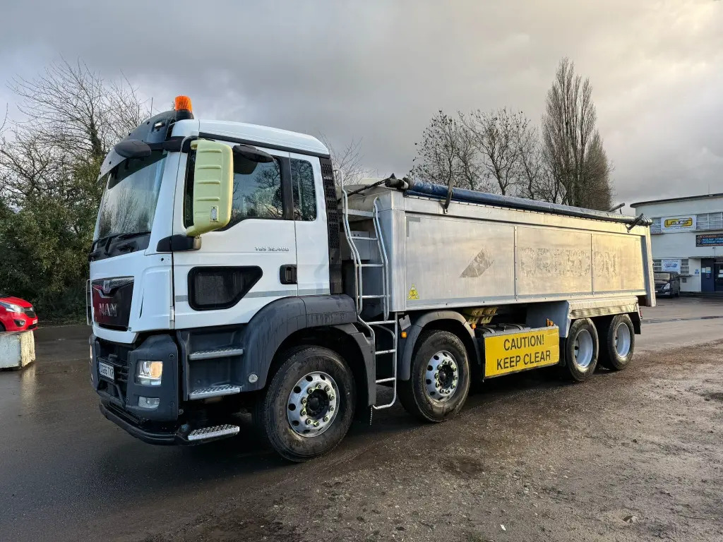 MAN TGS 32.400 Tipper 8x4 - RHD - Tovornjak prekucnik: slika 2 MAN TGS 32.400 Tipper 8x4 - RHD - Tovornjak prekucnik: slika 2
