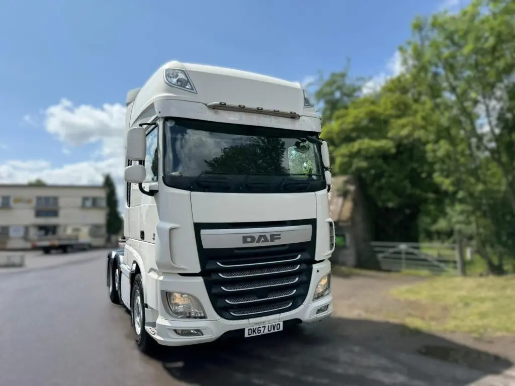 DAF XF 105 - Vlačilec: slika 1 DAF XF 105 - Vlačilec: slika 1