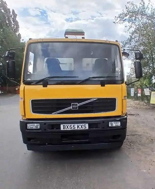 Volvo Tipper (KXS) - Tovornjak prekucnik: slika 2 Volvo Tipper (KXS) - Tovornjak prekucnik: slika 2