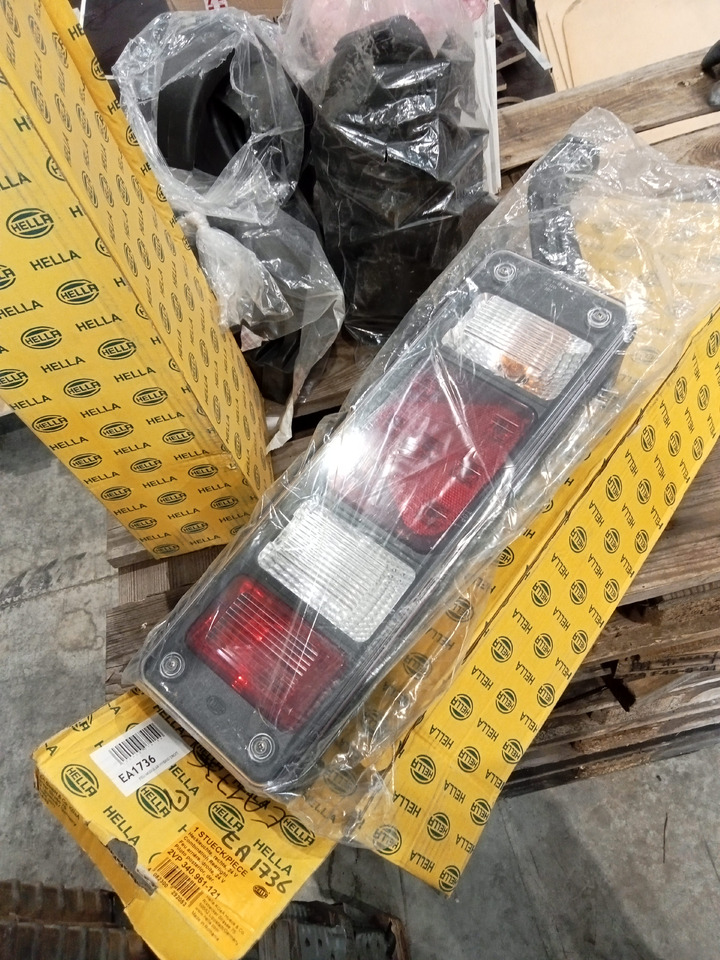 Trouillet FEU MODULAR HYBRID DROIT + GAUCHE - Zadnje luči: slika 2 Trouillet FEU MODULAR HYBRID DROIT + GAUCHE - Zadnje luči: slika 2