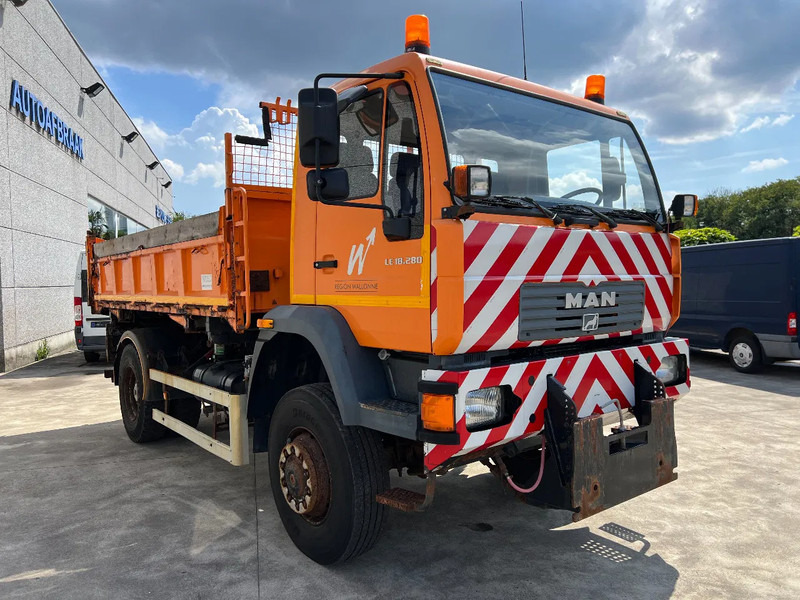 MAN LE 18.280 4x4 - Tovornjak prekucnik: slika 4 MAN LE 18.280 4x4 - Tovornjak prekucnik: slika 4