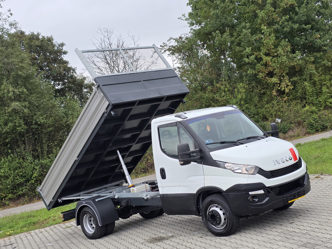 IVECO Daily 70c-17 Wywrotka 3.80 M ! Kiper 3-Stronny ! Klima ! 3.0 HPI * 170 Hp ! Super Stan ! Z Włoch ! - Dostavno vozilo prekucnik: slika 2 IVECO Daily 70c-17 Wywrotka 3.80 M ! Kiper 3-Stronny ! Klima ! 3.0 HPI * 170 Hp ! Super Stan ! Z Włoch ! - Dostavno vozilo prekucnik: slika 2