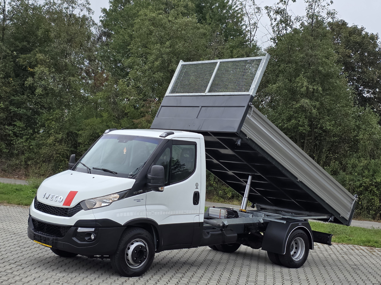 IVECO Daily 70c-17 Wywrotka 3.80 M ! Kiper 3-Stronny ! Klima ! 3.0 HPI * 170 Hp ! Super Stan ! Z Włoch ! - Dostavno vozilo prekucnik: slika 1 IVECO Daily 70c-17 Wywrotka 3.80 M ! Kiper 3-Stronny ! Klima ! 3.0 HPI * 170 Hp ! Super Stan ! Z Włoch ! - Dostavno vozilo prekucnik: slika 1