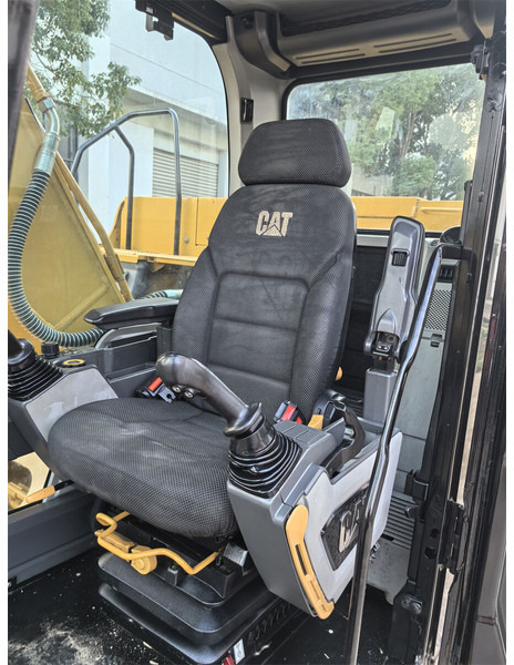 Bager goseničar Caterpillar 320GC: slika 11