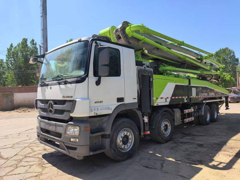 Mercedes-Benz Actros - Stacionarna betonska črpalka: slika 4 Mercedes-Benz Actros - Stacionarna betonska črpalka: slika 4