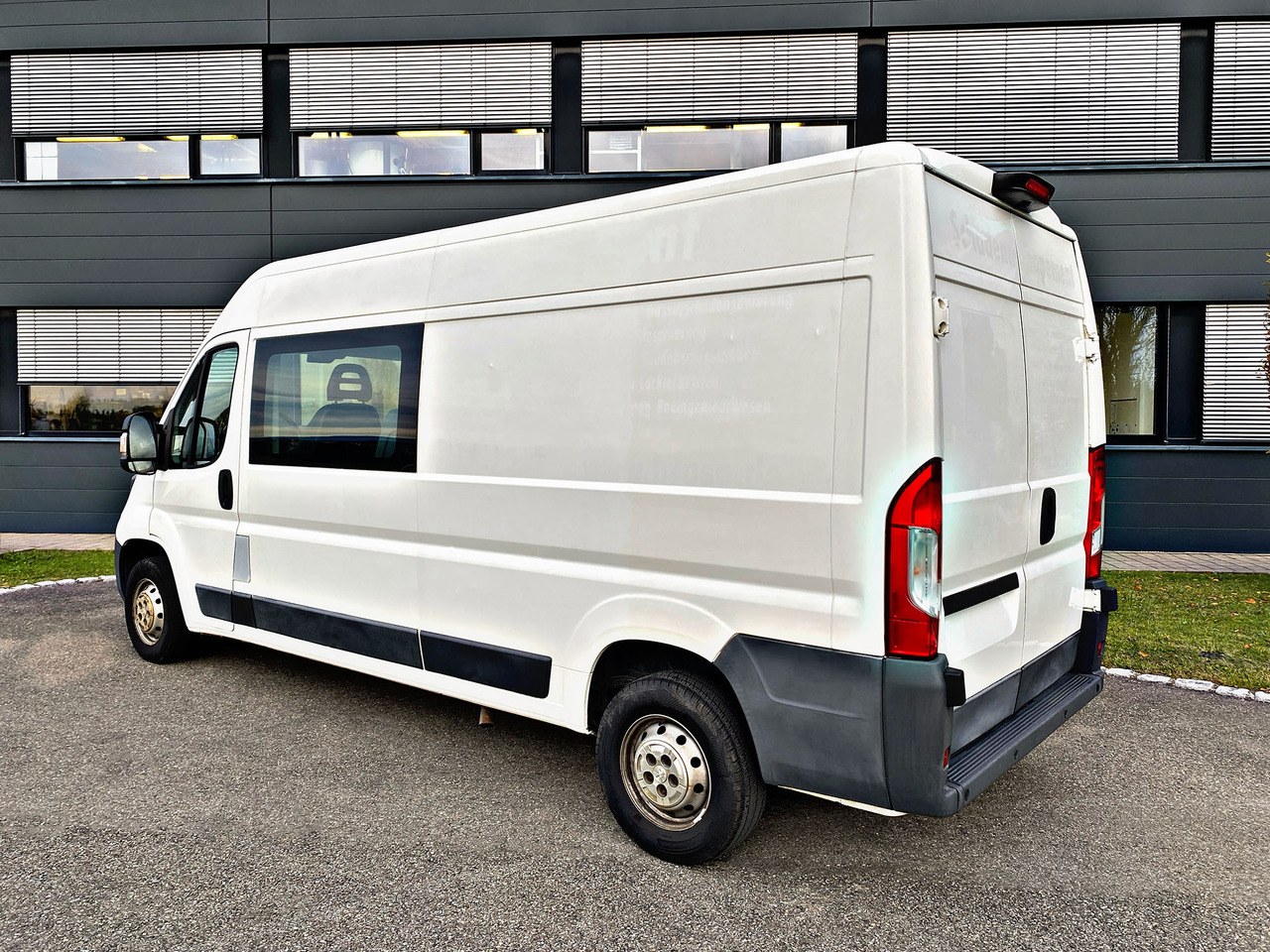 Peugeot Boxer Kasten Hoch 335 L3H2Pro|5Sitzer|Kamera|19% - Furgon, Dostavno vozilo z dvojno kabino: slika 5 Peugeot Boxer Kasten Hoch 335 L3H2Pro|5Sitzer|Kamera|19% - Furgon, Dostavno vozilo z dvojno kabino: slika 5