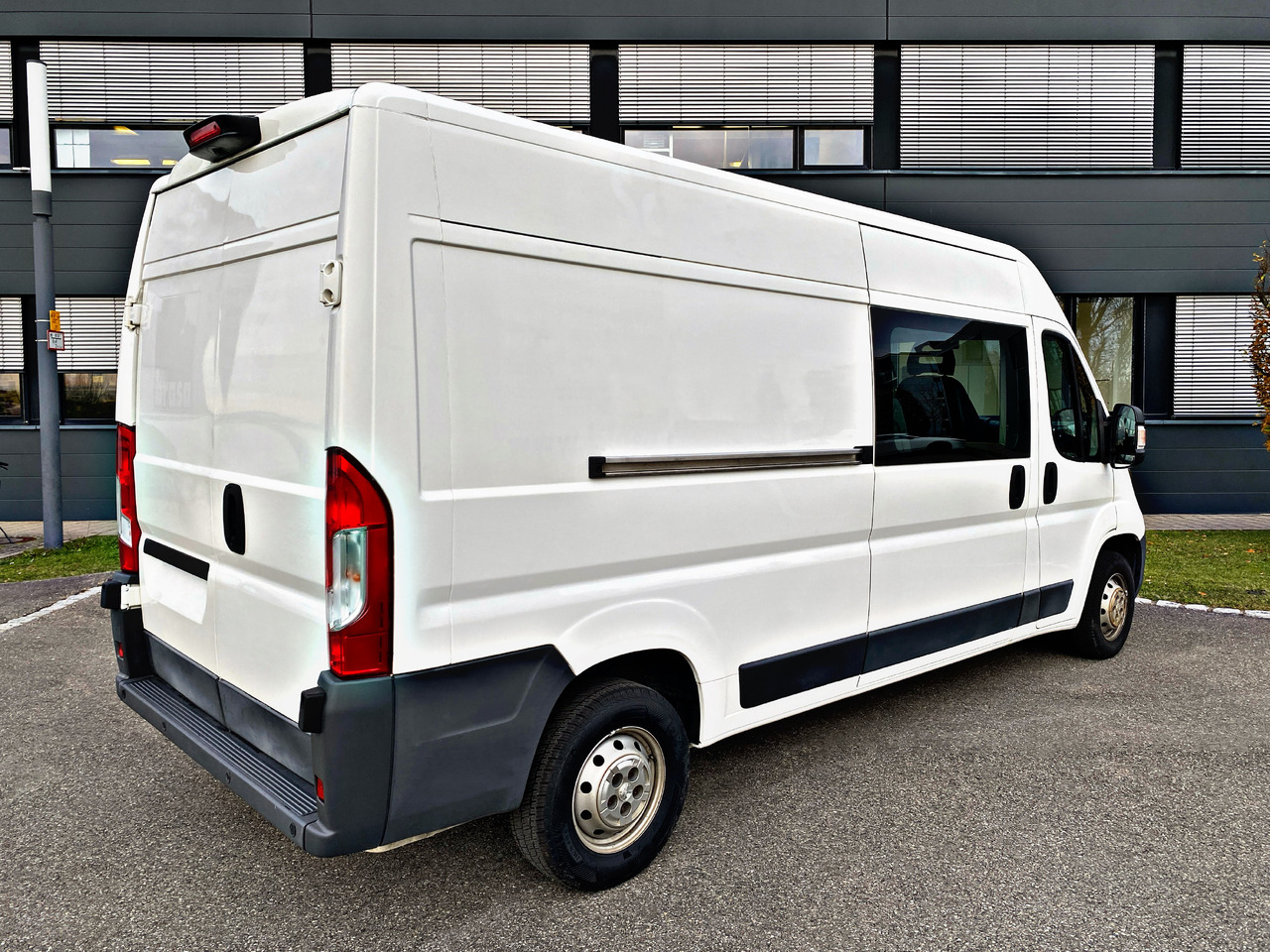 Peugeot Boxer Kasten Hoch 335 L3H2Pro|5Sitzer|Kamera|19% - Furgon, Dostavno vozilo z dvojno kabino: slika 3 Peugeot Boxer Kasten Hoch 335 L3H2Pro|5Sitzer|Kamera|19% - Furgon, Dostavno vozilo z dvojno kabino: slika 3