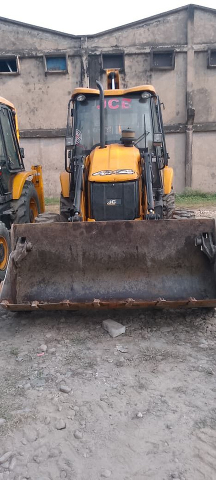 JCB 3DX backhoe loader - Bager nakladalec: slika 2 JCB 3DX backhoe loader - Bager nakladalec: slika 2