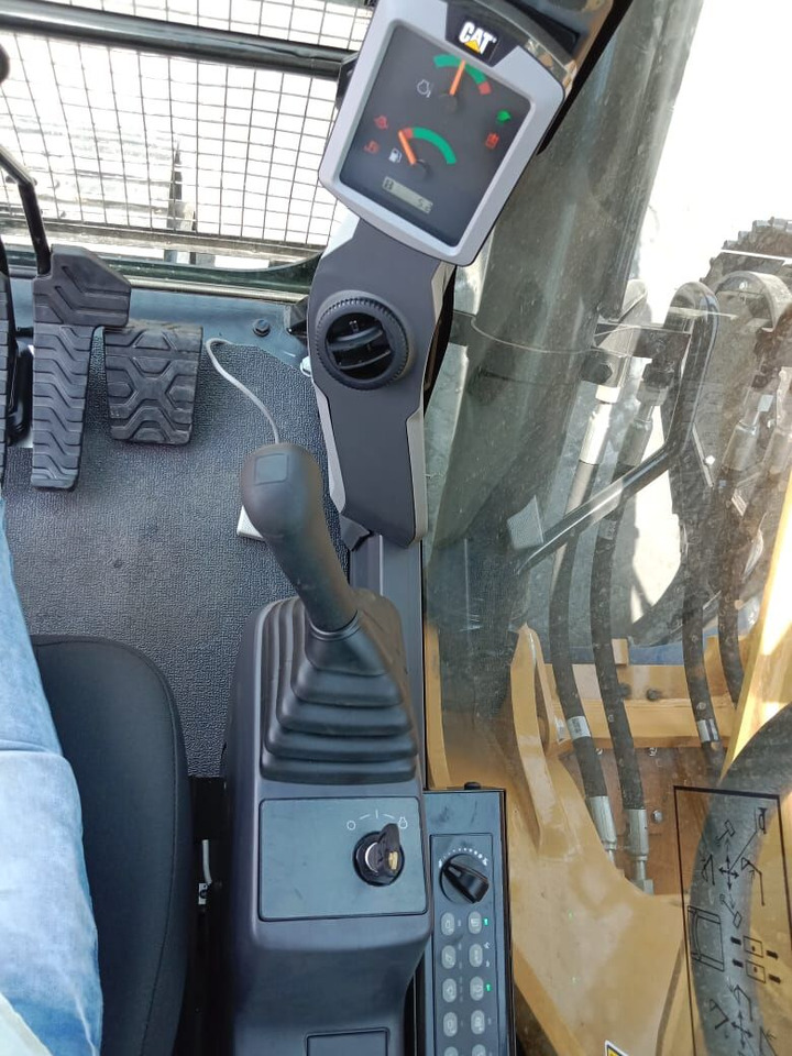 New Caterpillar 320D3GC tracked excavator - Bager goseničar: slika 5 New Caterpillar 320D3GC tracked excavator - Bager goseničar: slika 5