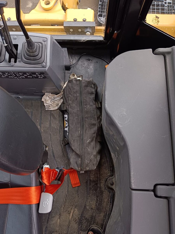 New Caterpillar 424 backhoe loader - Bager nakladalec: slika 2 New Caterpillar 424 backhoe loader - Bager nakladalec: slika 2