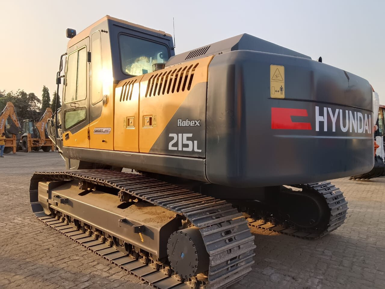 New Hyundai R215L tracked excavator - Bager goseničar: slika 4 New Hyundai R215L tracked excavator - Bager goseničar: slika 4