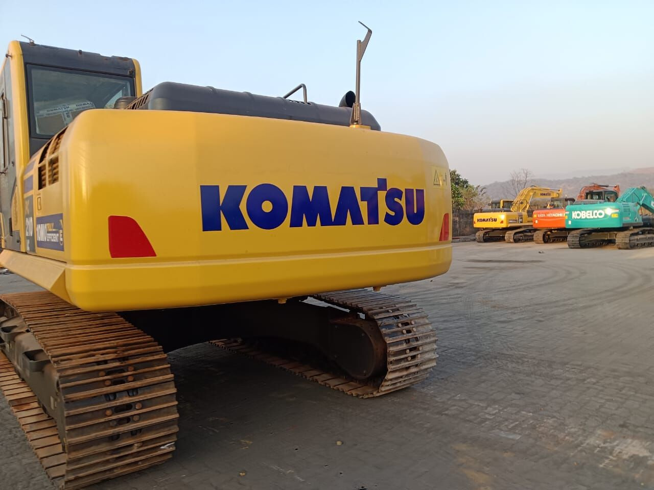 New Komatsu PC210 tracked excavator - Bager goseničar: slika 3 New Komatsu PC210 tracked excavator - Bager goseničar: slika 3