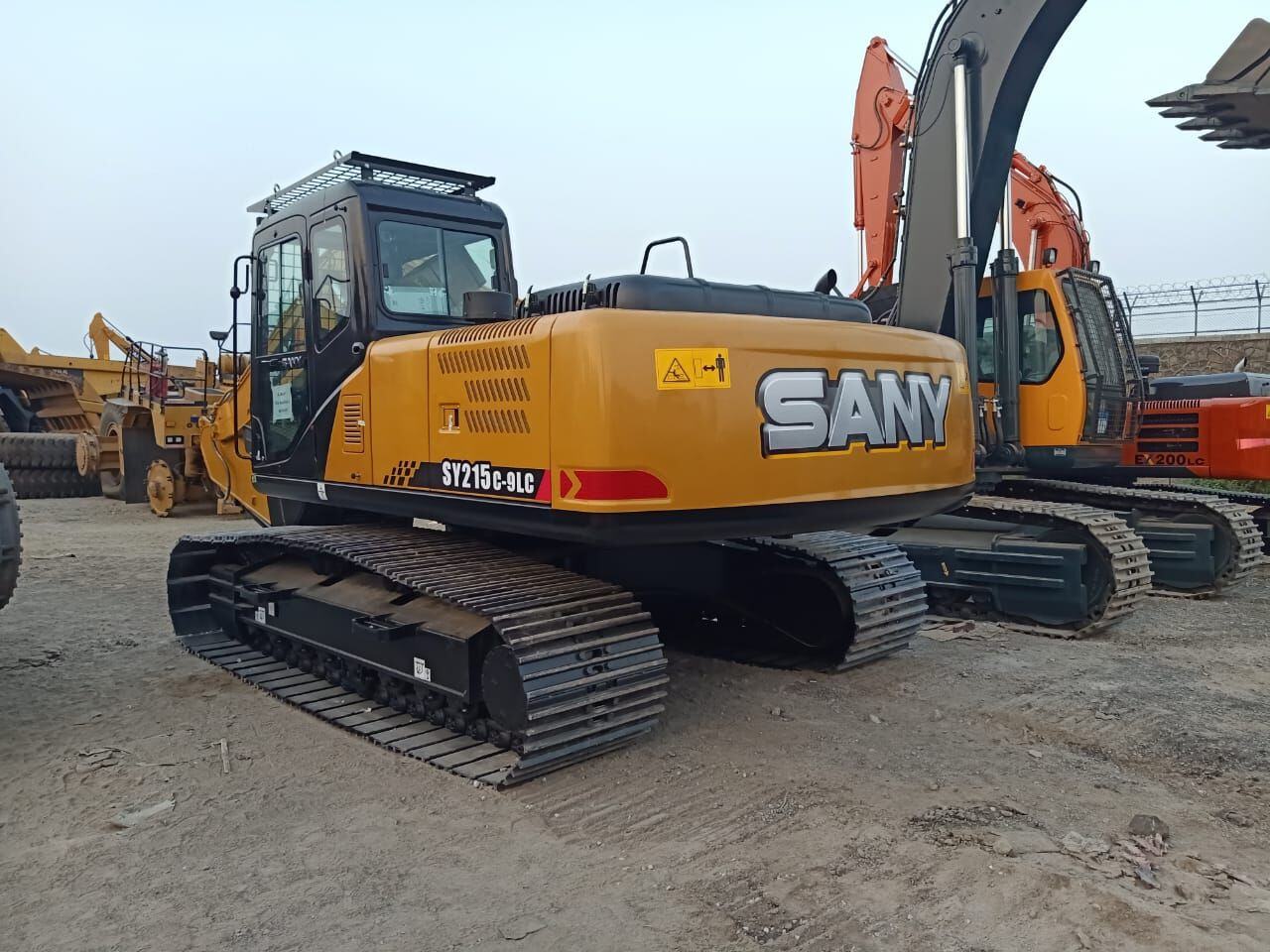 New Sany SY 215 MITSUBISHI ENGINE tracked excavator - Bager goseničar: slika 1 New Sany SY 215 MITSUBISHI ENGINE tracked excavator - Bager goseničar: slika 1