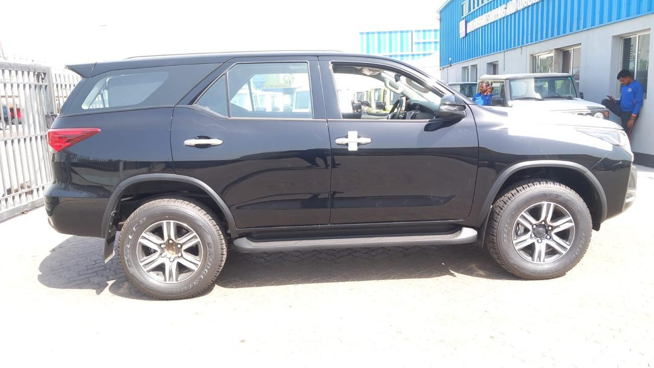 TOYOTA 2.7L SR5 - Avtomobil: slika 1 TOYOTA 2.7L SR5 - Avtomobil: slika 1