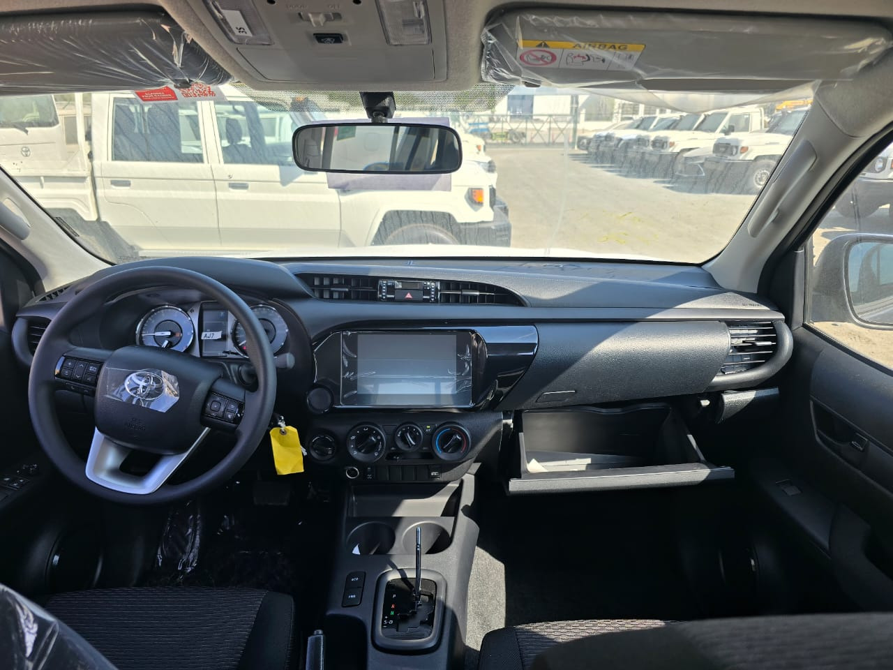 TOYOTA HILUX ACTIVE DOUBLE CAB - Poltovornjak, Dostavno vozilo z dvojno kabino: slika 4 TOYOTA HILUX ACTIVE DOUBLE CAB - Poltovornjak, Dostavno vozilo z dvojno kabino: slika 4