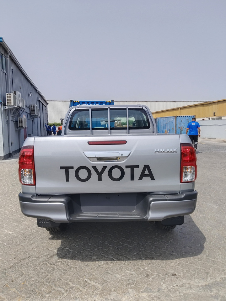 Toyota Hilux - Poltovornjak, Dostavno vozilo z dvojno kabino: slika 2 Toyota Hilux - Poltovornjak, Dostavno vozilo z dvojno kabino: slika 2