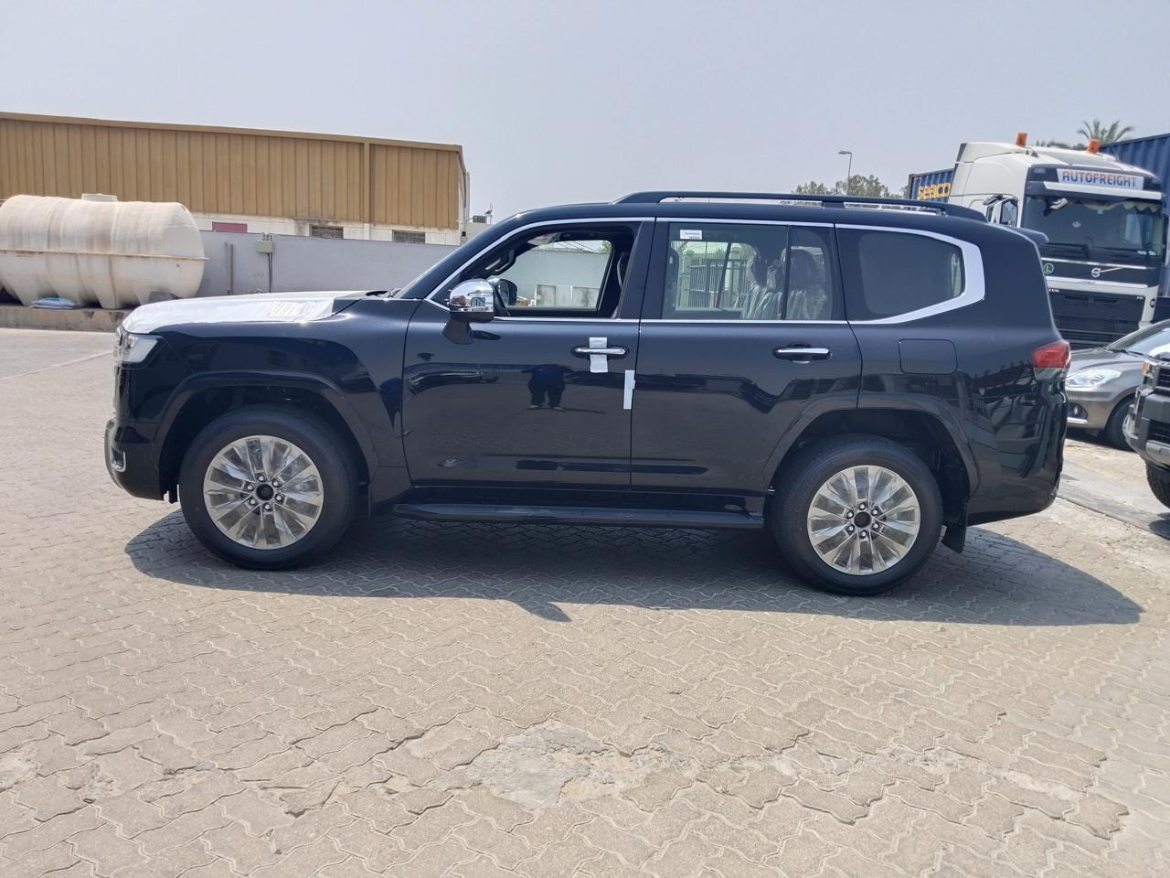 Toyota Land Cruiser VXR - Avtomobil: slika 1 Toyota Land Cruiser VXR - Avtomobil: slika 1