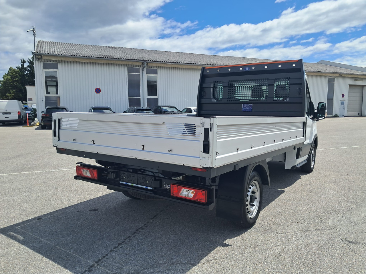 FORD TR Pritsche L2 | EZ 2018 | Euro 6 | Schaltgetr. - Dostavno vozilo s kesonom: slika 5 FORD TR Pritsche L2 | EZ 2018 | Euro 6 | Schaltgetr. - Dostavno vozilo s kesonom: slika 5