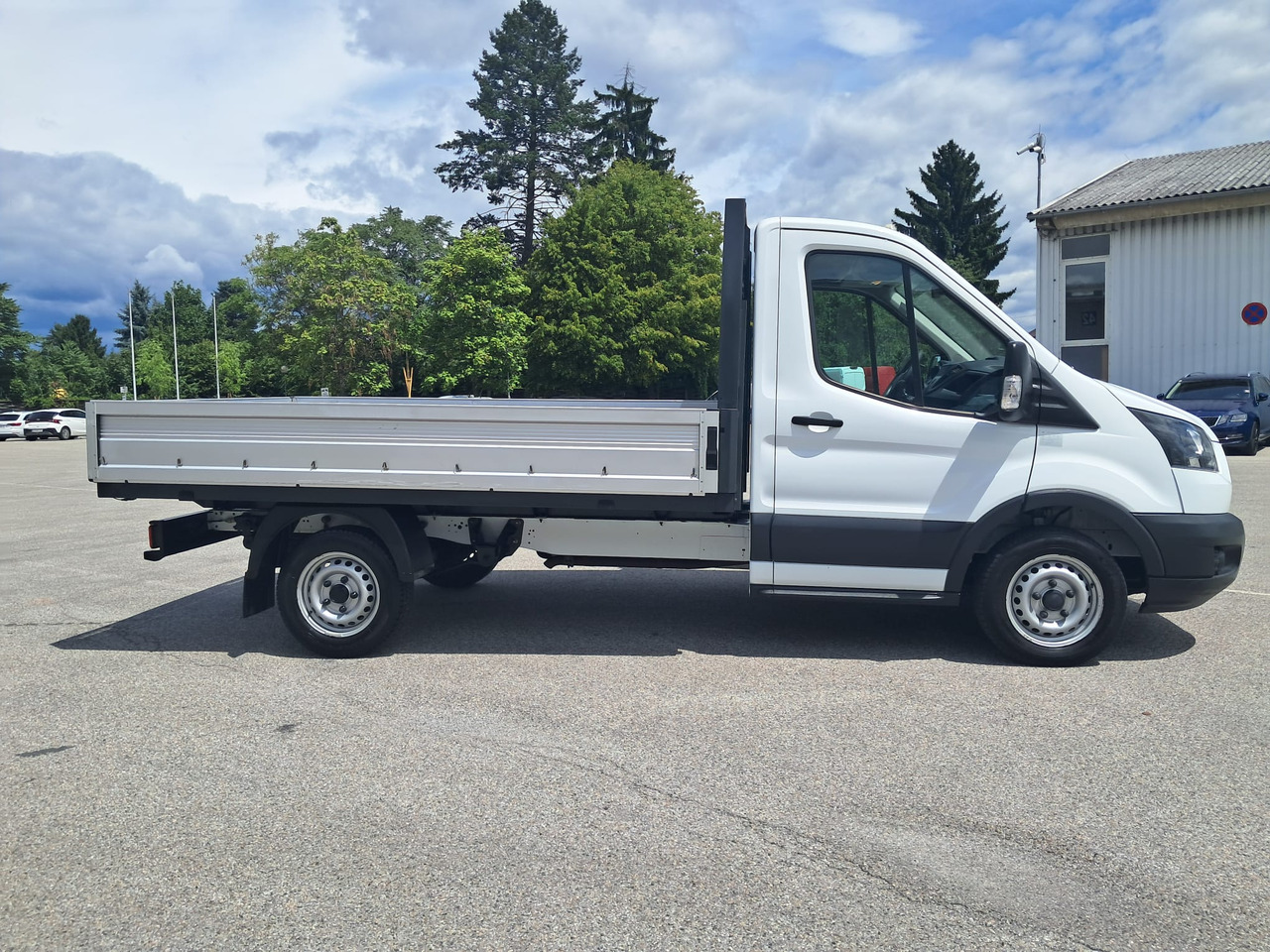 FORD TR Pritsche L2 | EZ 2018 | Euro 6 | Schaltgetr. - Dostavno vozilo s kesonom: slika 3 FORD TR Pritsche L2 | EZ 2018 | Euro 6 | Schaltgetr. - Dostavno vozilo s kesonom: slika 3