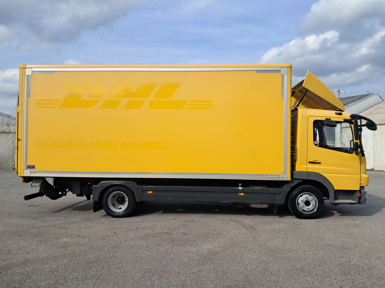 MERCEDES-BENZ ATEGO 8 16 Koffer mit LBW | Schalter | EZ 2013 - Tovornjak zabojnik: slika 3 MERCEDES-BENZ ATEGO 8 16 Koffer mit LBW | Schalter | EZ 2013 - Tovornjak zabojnik: slika 3